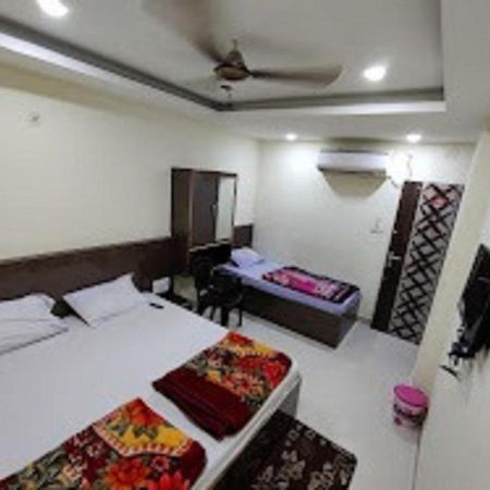 Swastik Guest House Varanasi Ngoại thất bức ảnh