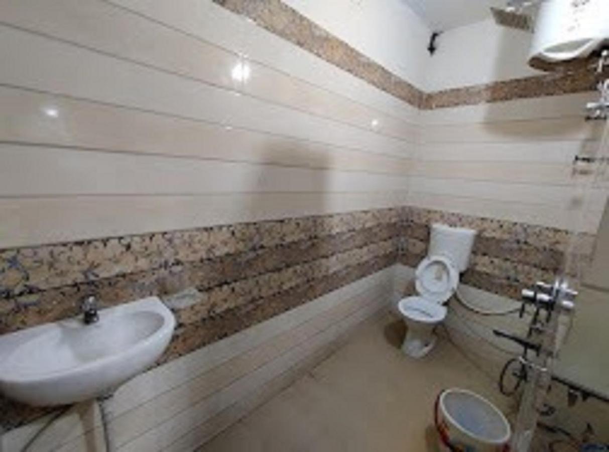 Swastik Guest House Varanasi Ngoại thất bức ảnh