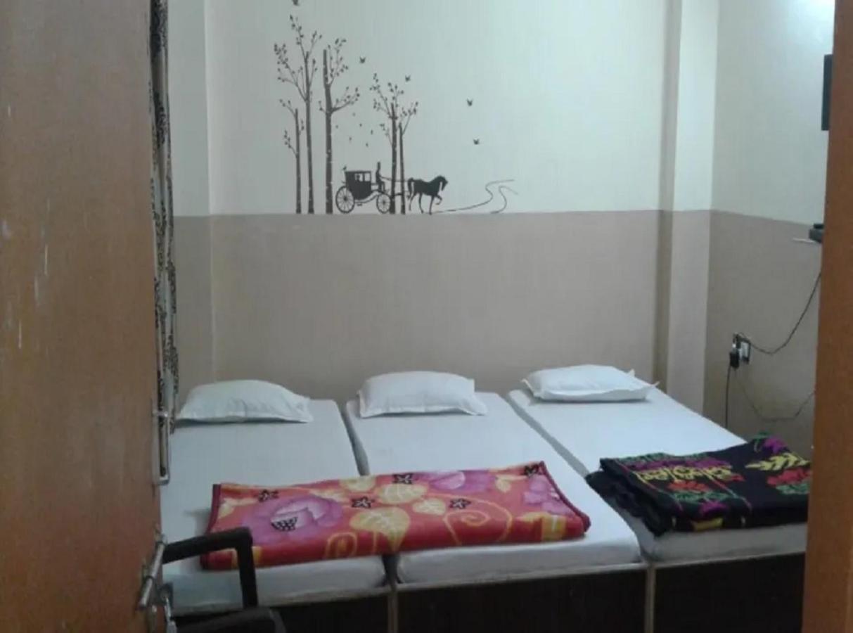 Swastik Guest House Varanasi Ngoại thất bức ảnh